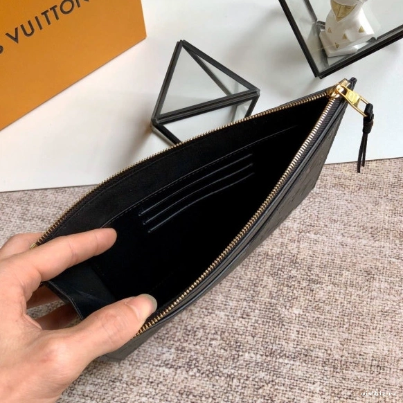 WIS POCHETTE MÉLANIE MM LOUIS VUITTON 0926
